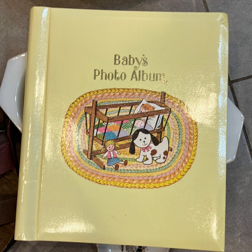 Large vintage retro 1976  baby’s photo album Hong Kong